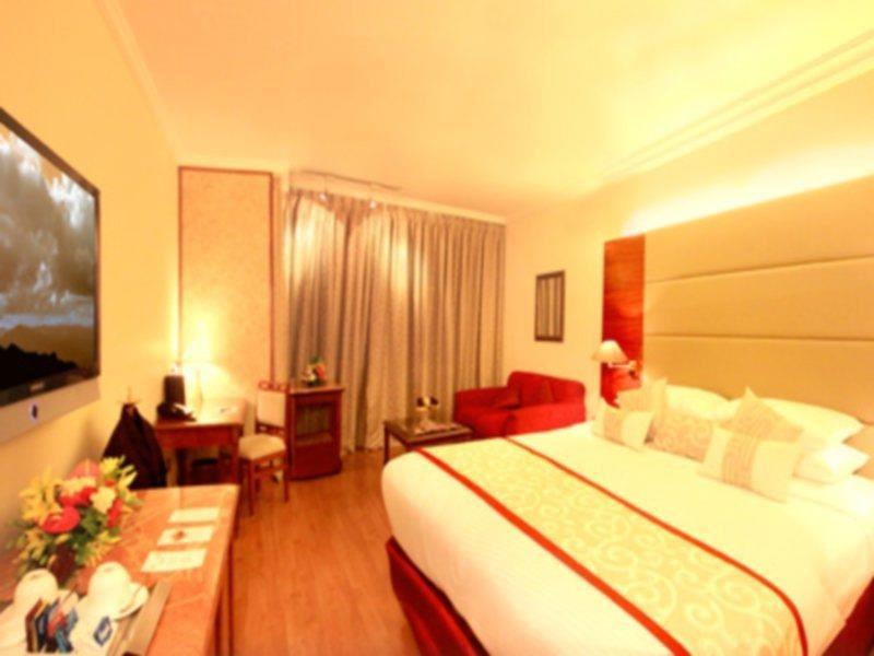 ホテル Radisson Blu Atria Bengaluru エクステリア 写真
